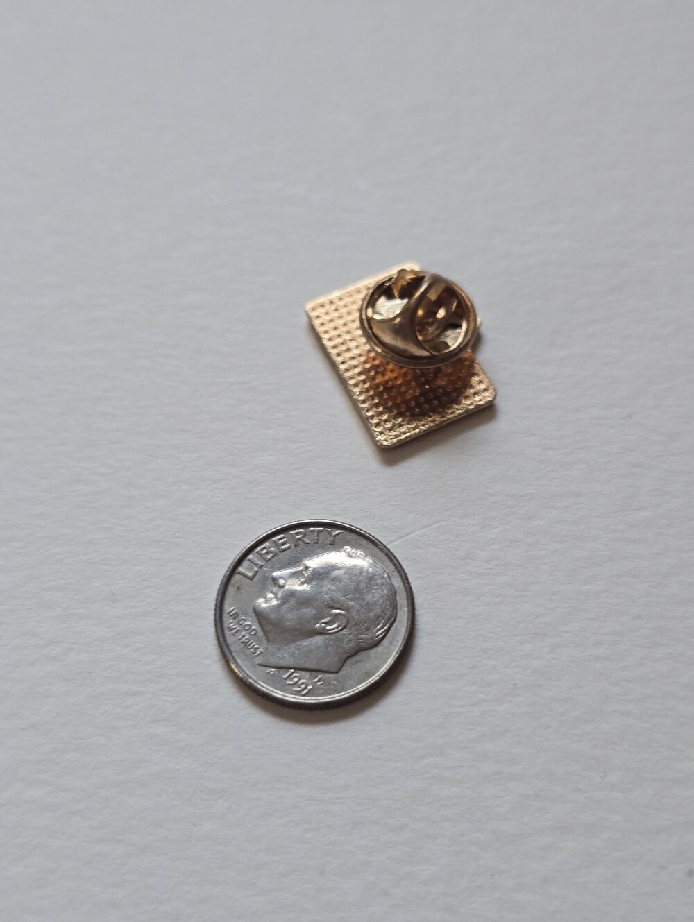 Like Notification Enamel Pin - Picture 3 of 3